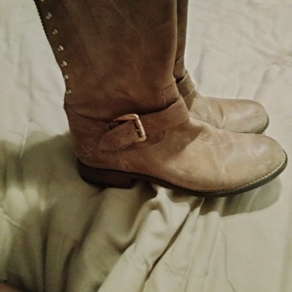 Steve Madden distressed riding boots. 💜 Zipper. - Picture 4 of 7